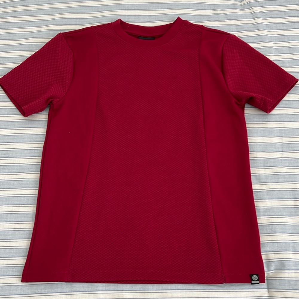 ZELLA TEE. SIZE L. BURGUNDY